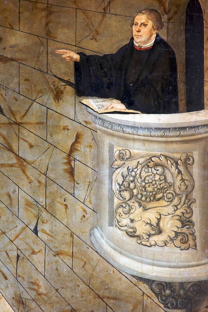 Martín Lutero predicando.