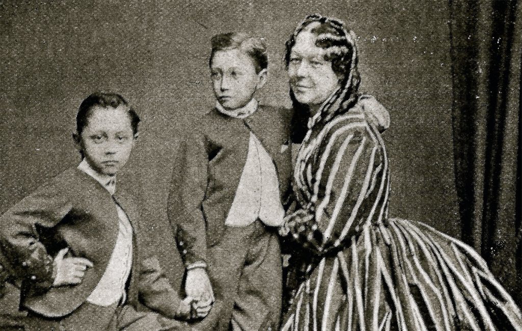 Susannah Spurgeon con sus dos hijos.