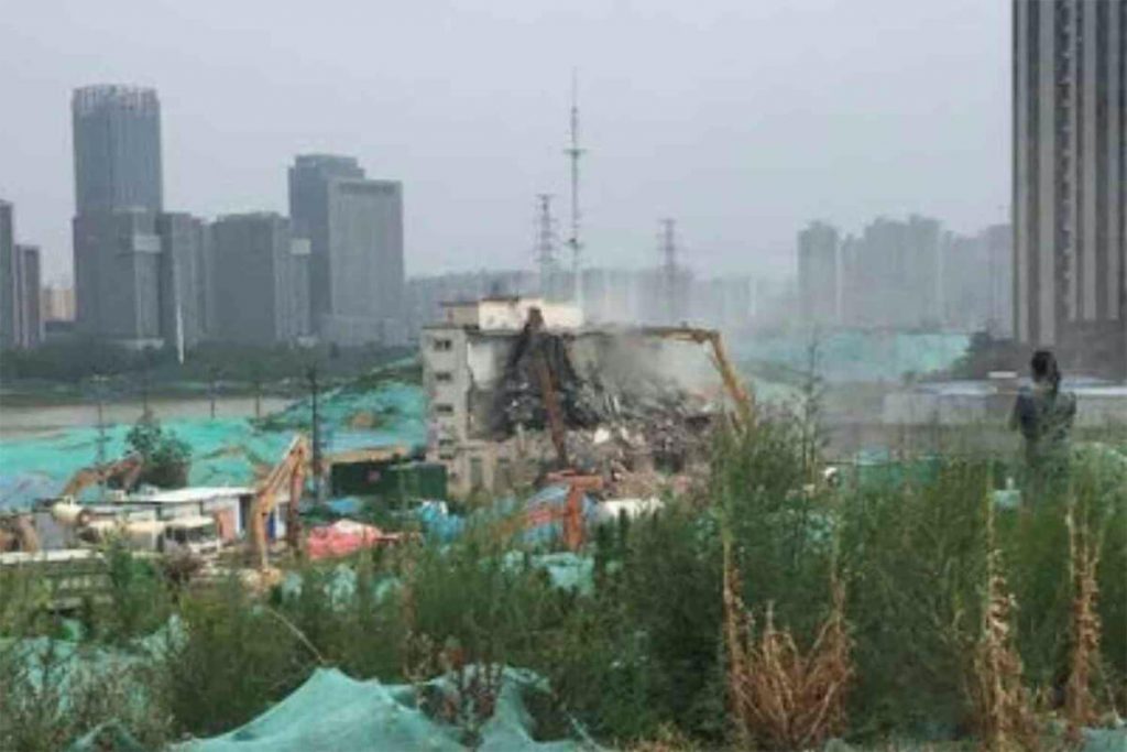 Imagen de la demolición de la iglesia Sunzhuang