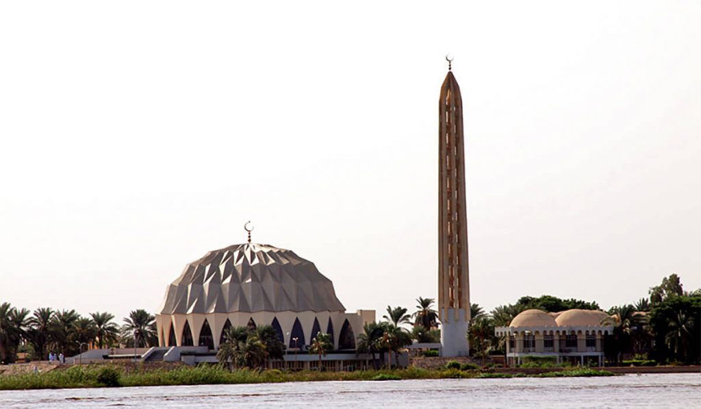 Más del 90% de los sudaneses son musulmanes. En la foto la mezquita Al-Nilin en Omdurman, Sudán.