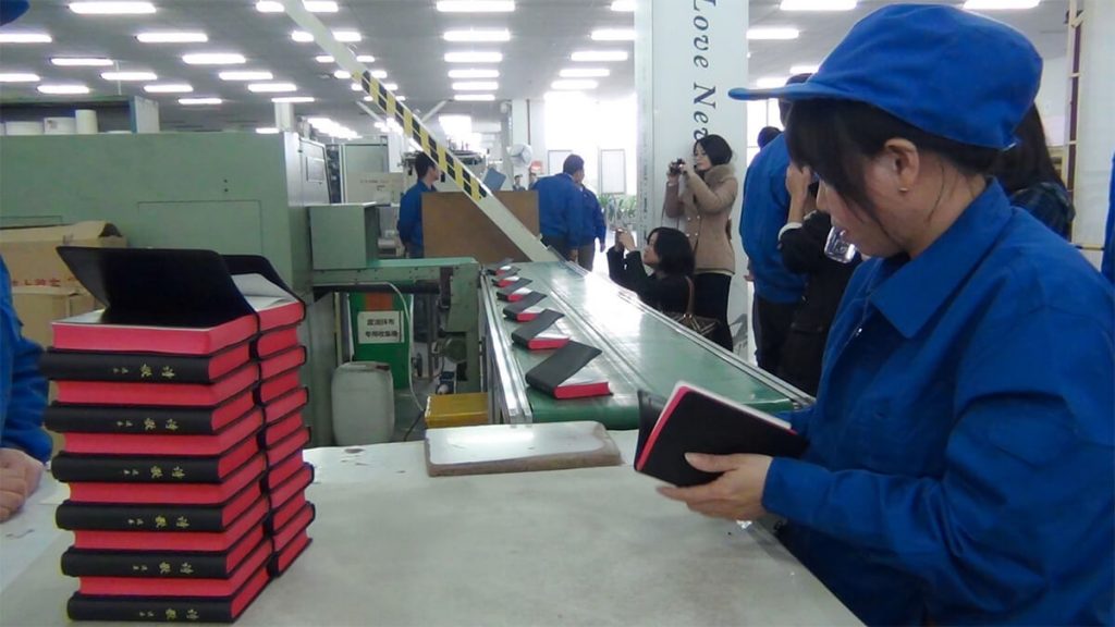 China es por cantidad el mayor fabricante de biblia del mundo.