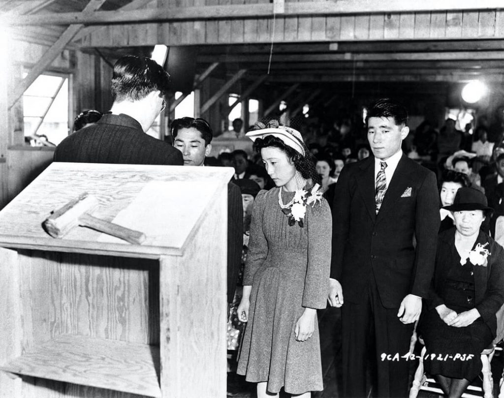 Matrimonio de una pareja japonesa en una iglesia protestante.