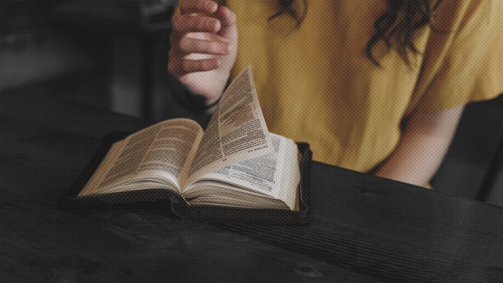 Mujeres leer más la Biblia