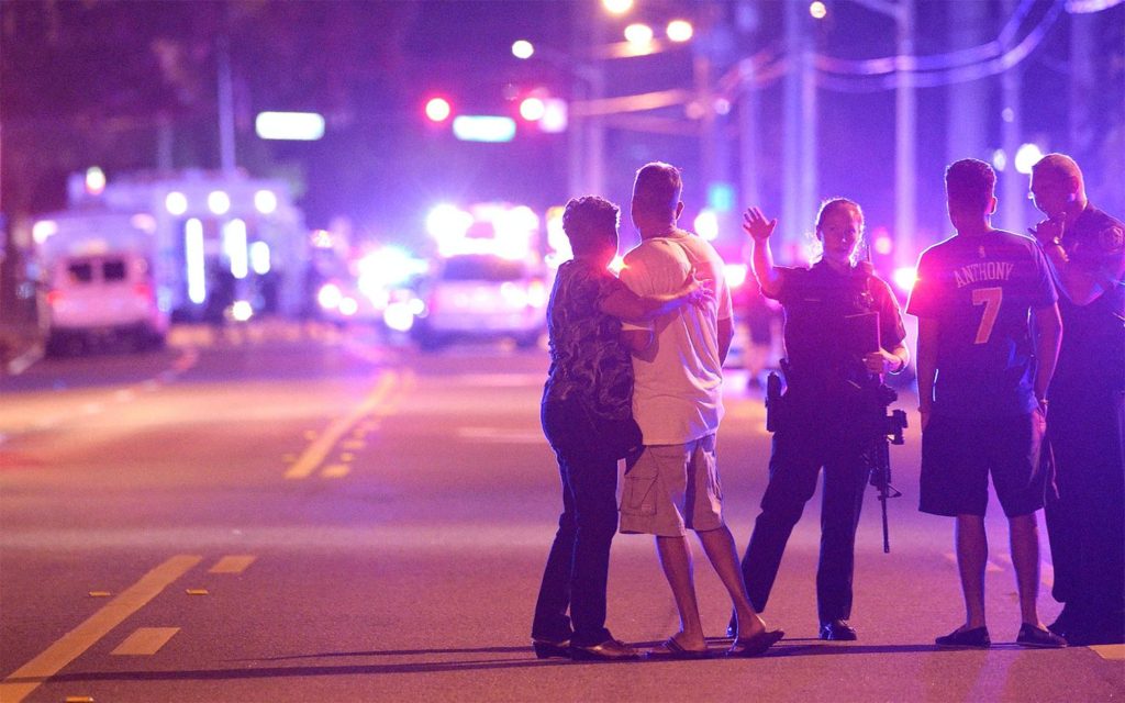 En junio de 2016, Omar Mateen, un local de 29 años, mató a 49 personas e hirió a 53 más en un tiroteo masivo dentro de Pulse, un club nocturno gay en Orlando, Florida, Estados Unidos