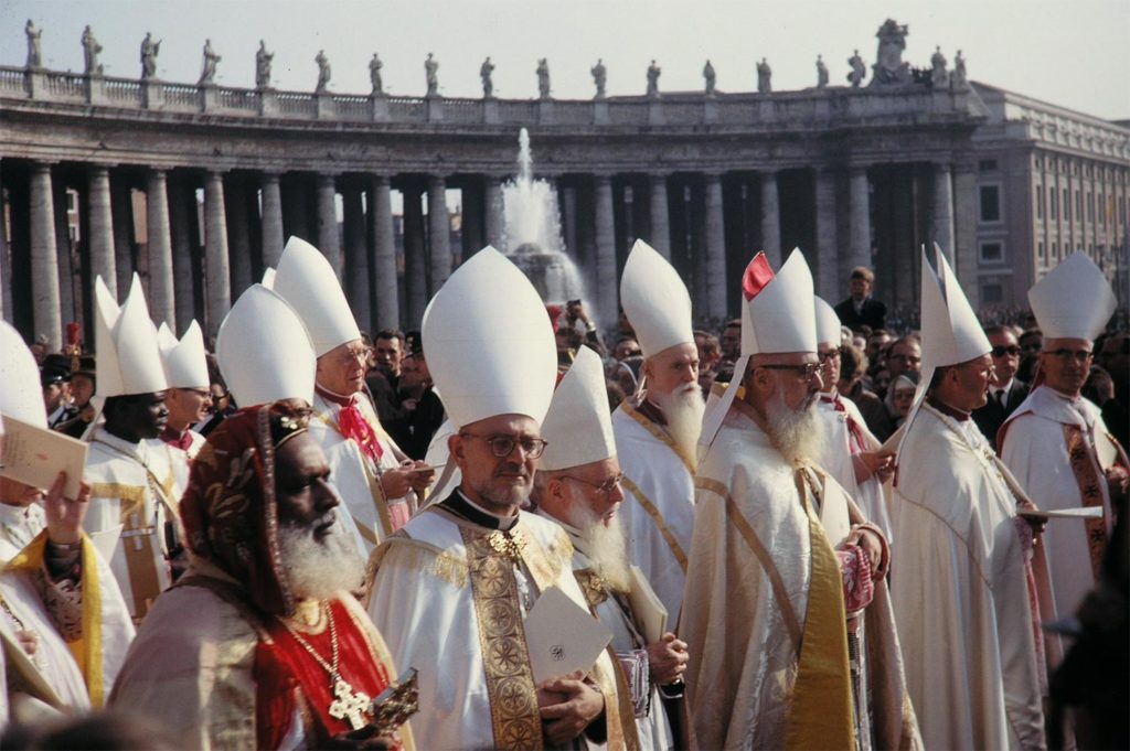 La primera sesión del Concilio Vaticano II se inauguró en la basílica de San Pedro el 11 de octubre de 1962.