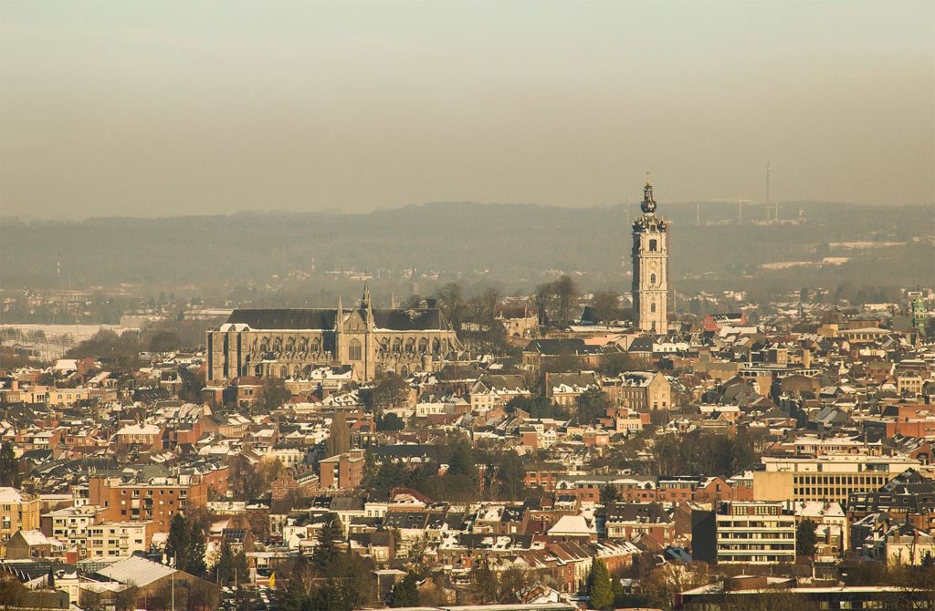 Panorámica de la ciudad de Mons, Bélgica.
