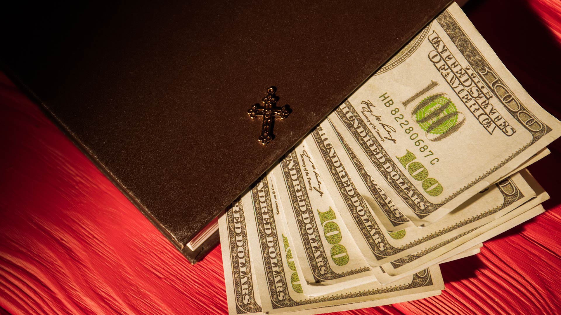 Tienen hoy los cristianos una relación con el dinero basada en principios  bíblicos?