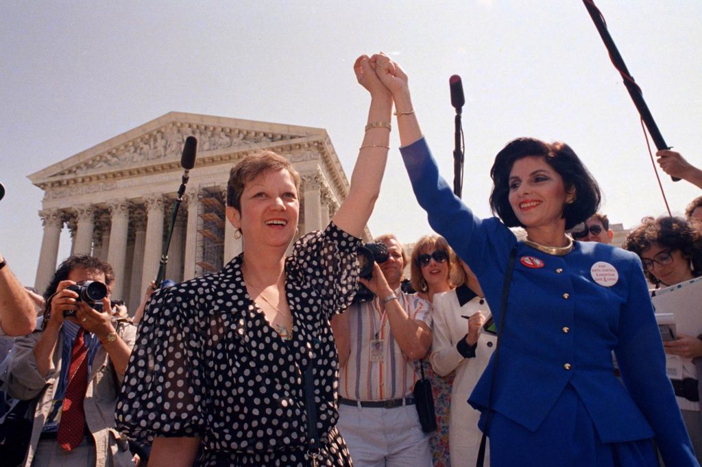 En marzo de 1970, “Jane Roe” (izquierda) demandó a un fiscal de distrito local de Texas por una ley que declaraba ilegales los abortos excepto para salvar la vida de la madre.