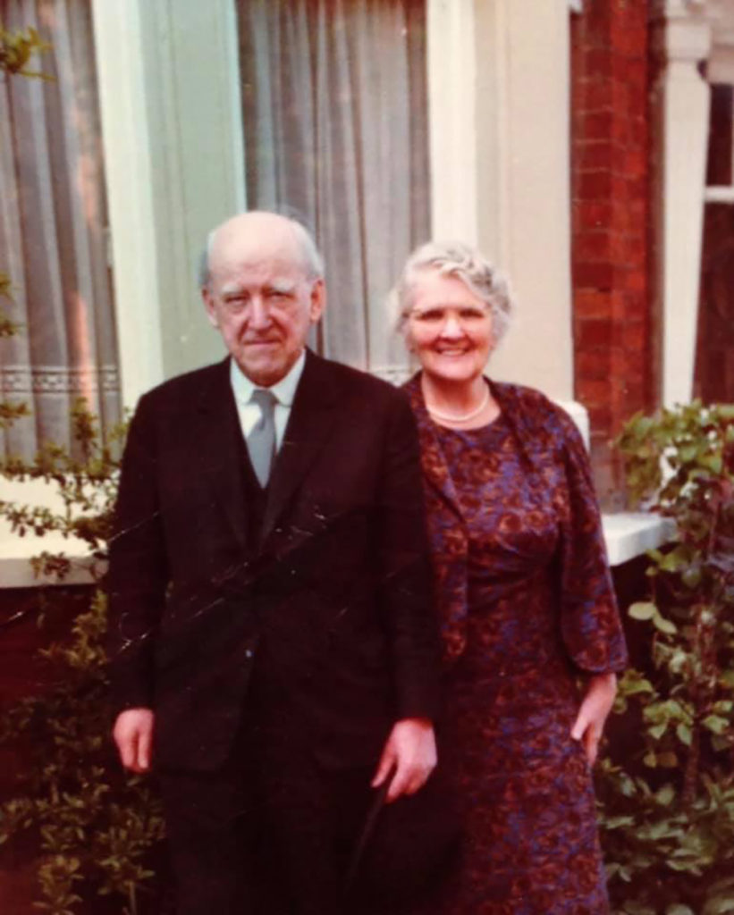 Martyn Lloyd-Jones junto a su esposa Bethan.