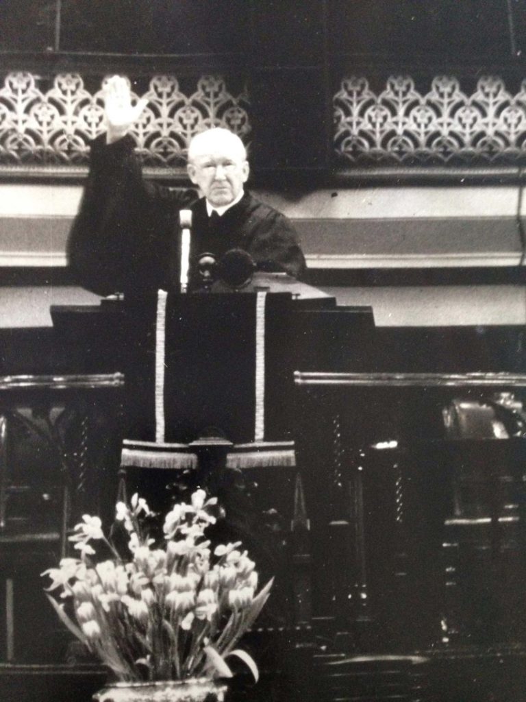 Martyn Lloyd-Jones predicando en la Capilla de Wesminster