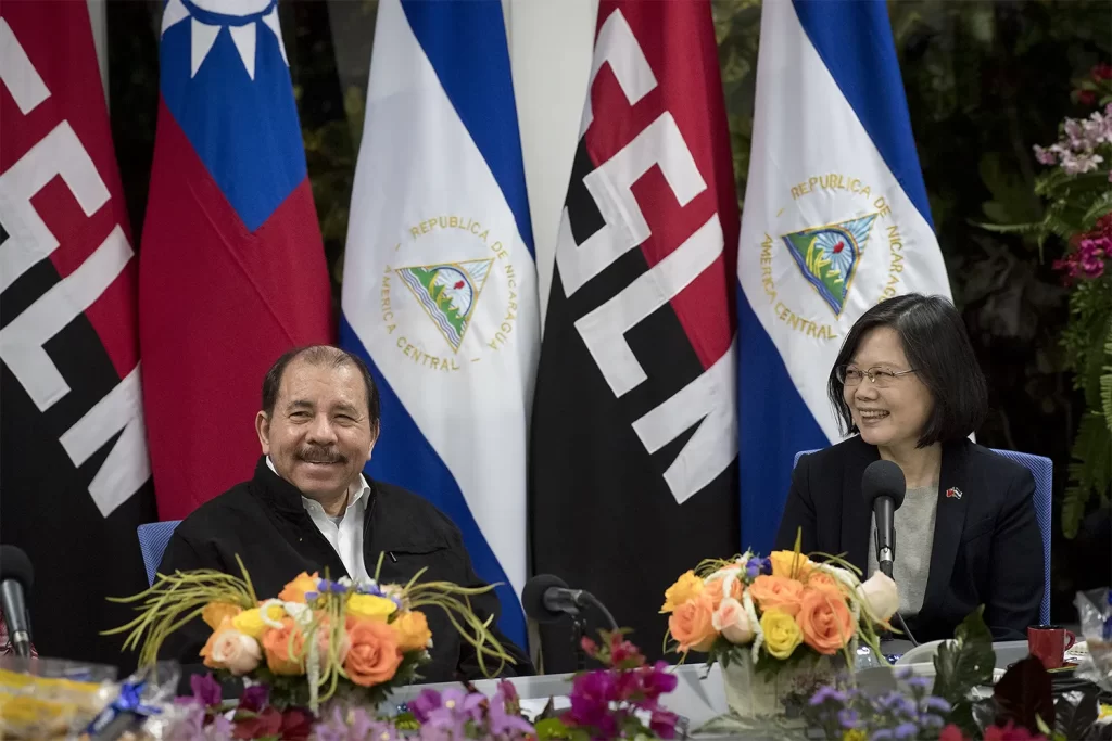 Daniel Ortega con la presidenta de la República de China en enero de 2017.